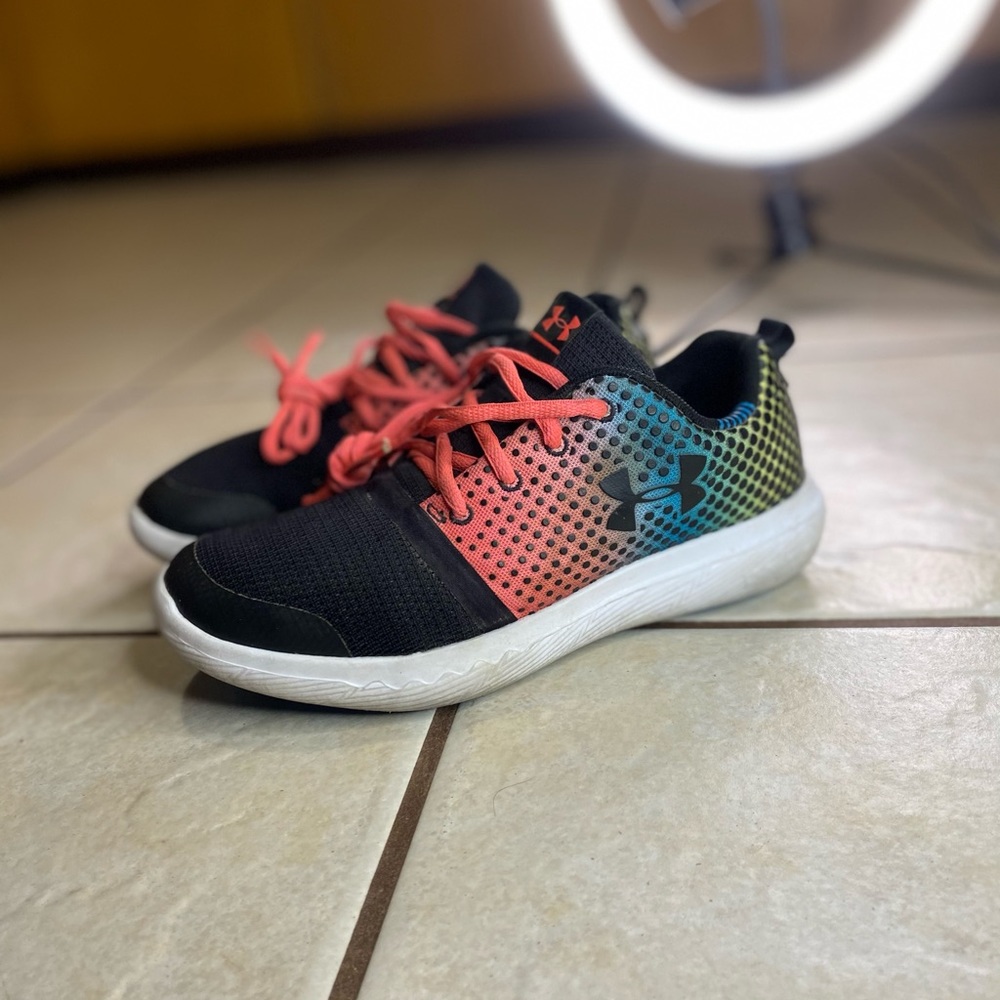 Girls under armor shoes charged 2.5